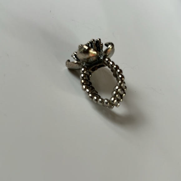VINTAGE🗝️Antique Silver Metal Rose Flex Ring With Rhinestone - Picture 4 of 6